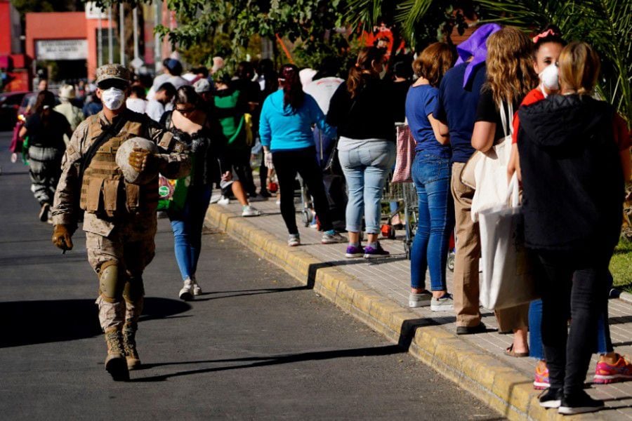 Alcalde de Arica y desesperación de vecinos: "Hacen filas para empeñar o vender sus joyas"