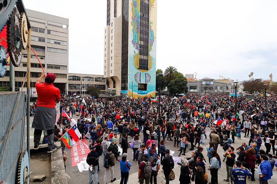 VALPARAISO: Marcha pacifica por las calles de la ciudad. 23/10/2019