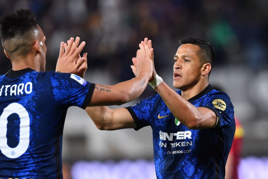 Lautaro Martínez y Alexis Sánchez