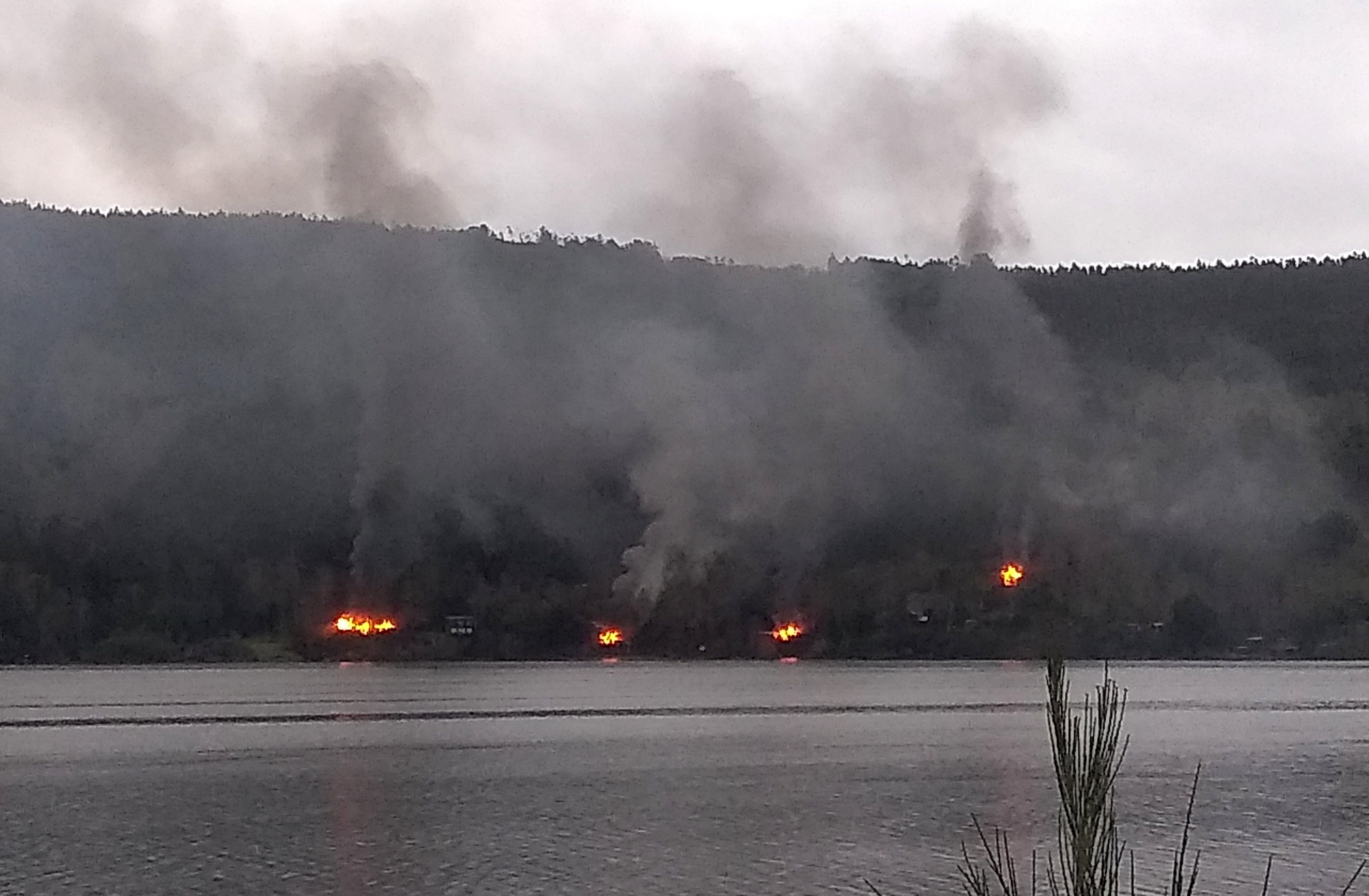 Queman cuatro cabañas a orillas del Lago Lanalhue