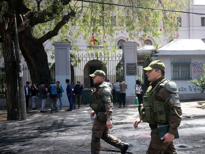 Detienen a grupo de encapuchados tras nuevos incidentes en el INBA