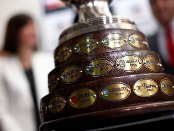 "Justicia deportiva": Conmebol incorporó la placa de la Centenario al trofeo de Copa América