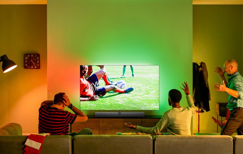 Lanzan nuevo televisor OLED con luces ambiente traseras