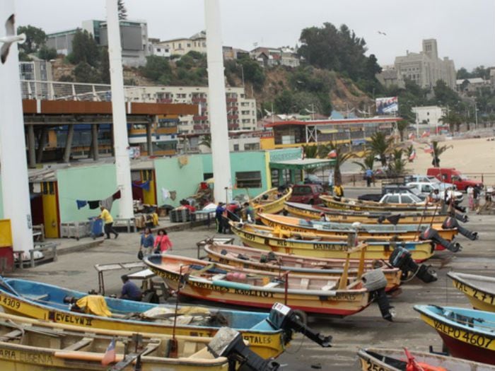 Pescadores realizan cuarentenas a bordo de sus botes para evitar propagación del Covid-19