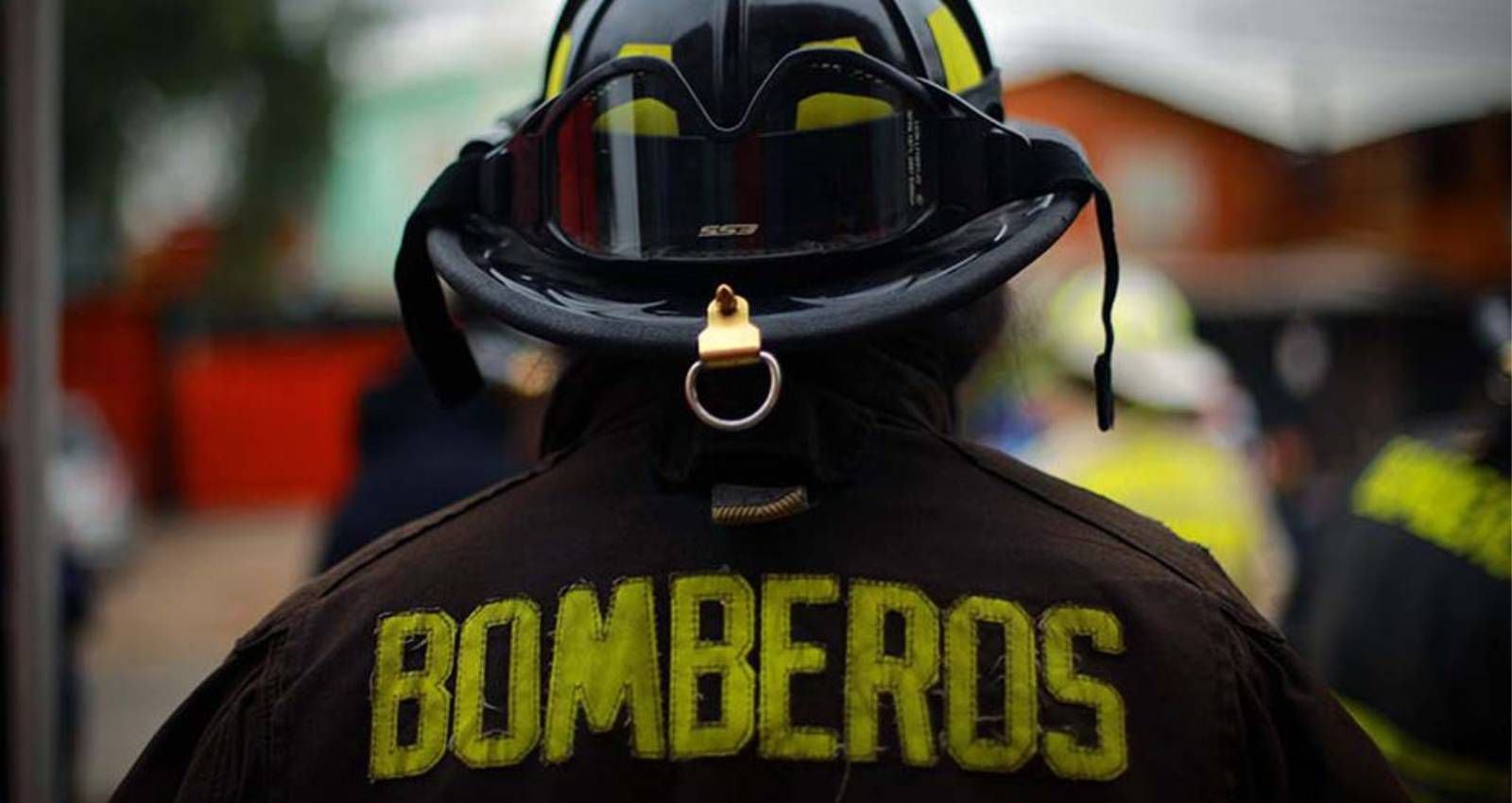 Bomberos controlaron un derrame químico en La Reina.