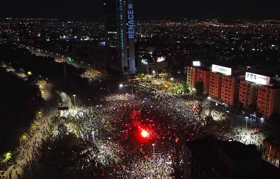 Imagenes aereas de celebracion en Plaza Baquedano