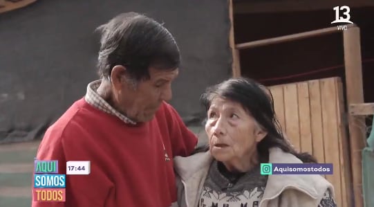 "Nos duchamos con un tarro": El desolador relato de pareja de abuelitos que conmovió a "Aquí Somos Todos"