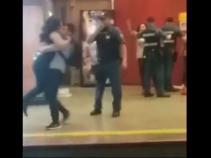 Suma y sigue: graban brutal pelea de ambulantes en el Metro