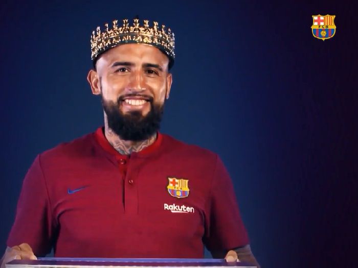 Arturo Vidal protagonizó chistoso viral en Barcelona