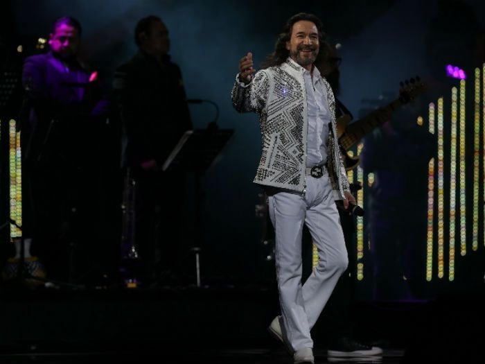 Marco Antonio Solís trajo de vuelta el romanticismo