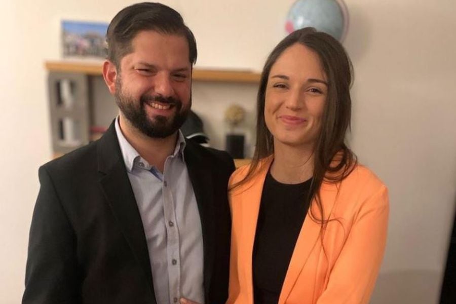 Gabriel Boric e Irina Karamanos.