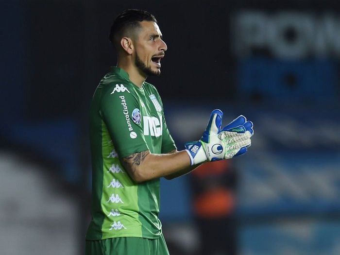 "Arquero de equipo grande": Gabriel Arias recibe elogios tras impresionante tapada en Racing