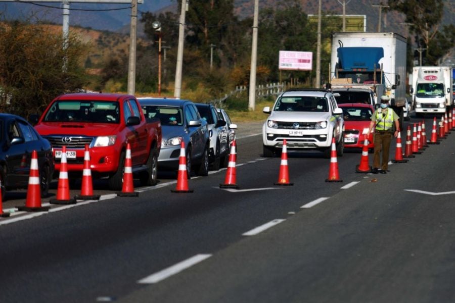 Fin de semana largo: Más de 2 mil autos han sido devueltos por no contar con permisos sanitarios