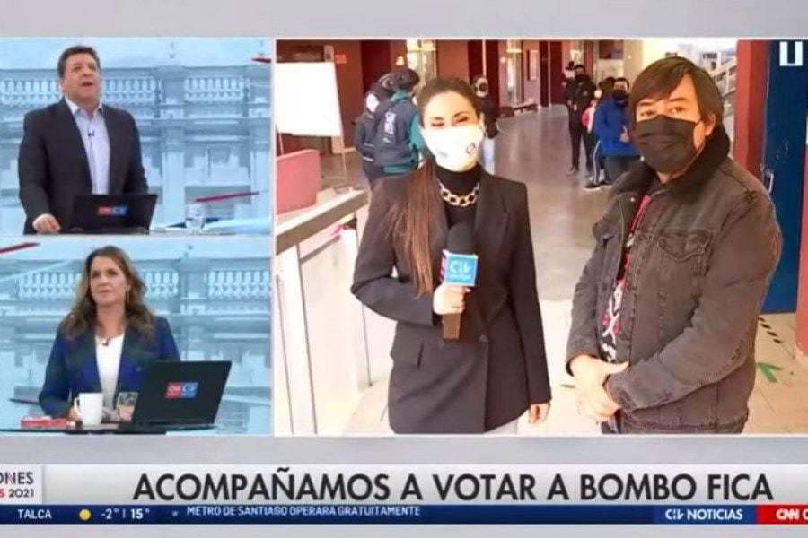 "Por orden del partido tenía que venir a esta hora": La broma de Bombo Fica en las elecciones primarias