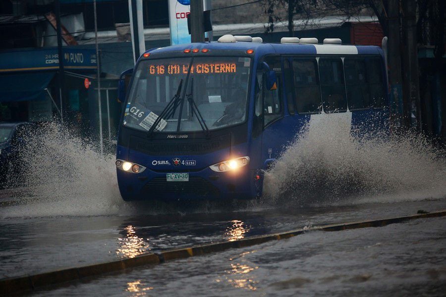 Alerta Temprana Preventiva por lluvias para 10 comunas de la RM