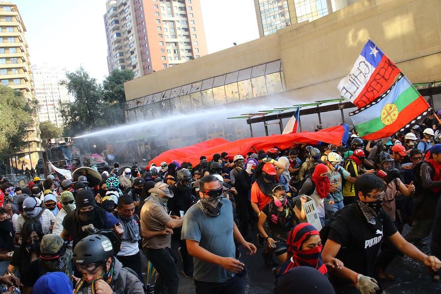 Protesta en Plaza Baquedano 14 de Febrero