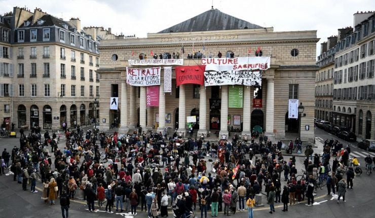 Cientos de músicos franceses protestaron cantando "El pueblo unido jamás será vencido" en centro de París