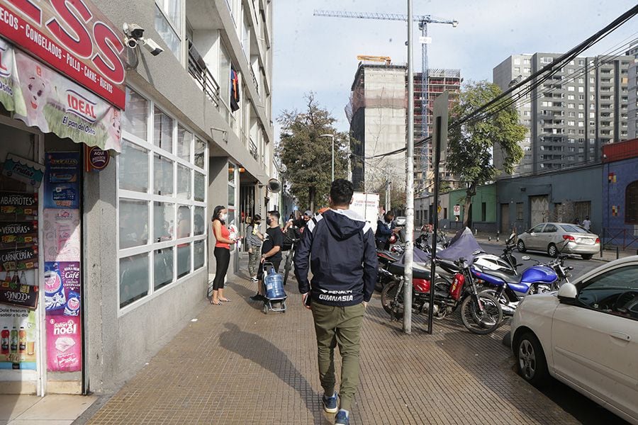 Así va la cuarentena en los "ghetos verticales" de Estación Central