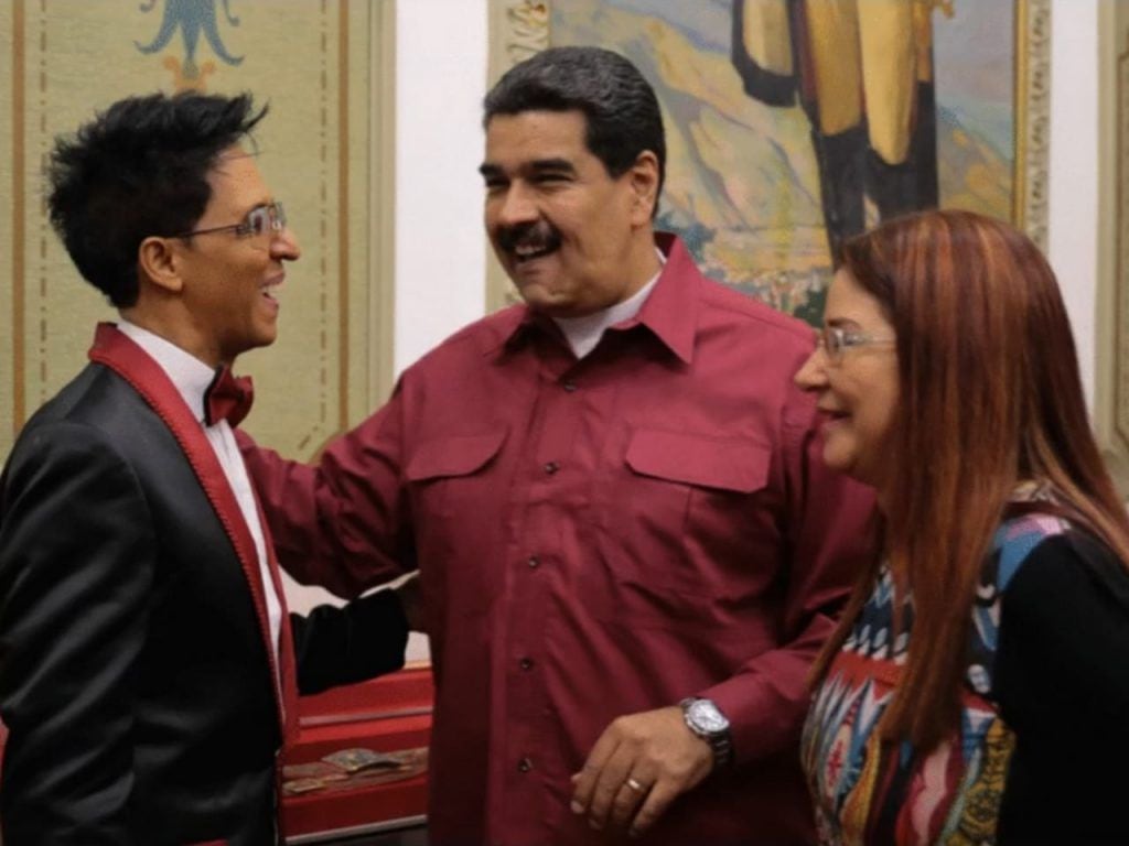 Venezuela: Maduro pagó 60 mil dólares a un músico para que le cantara en su cumpleaños