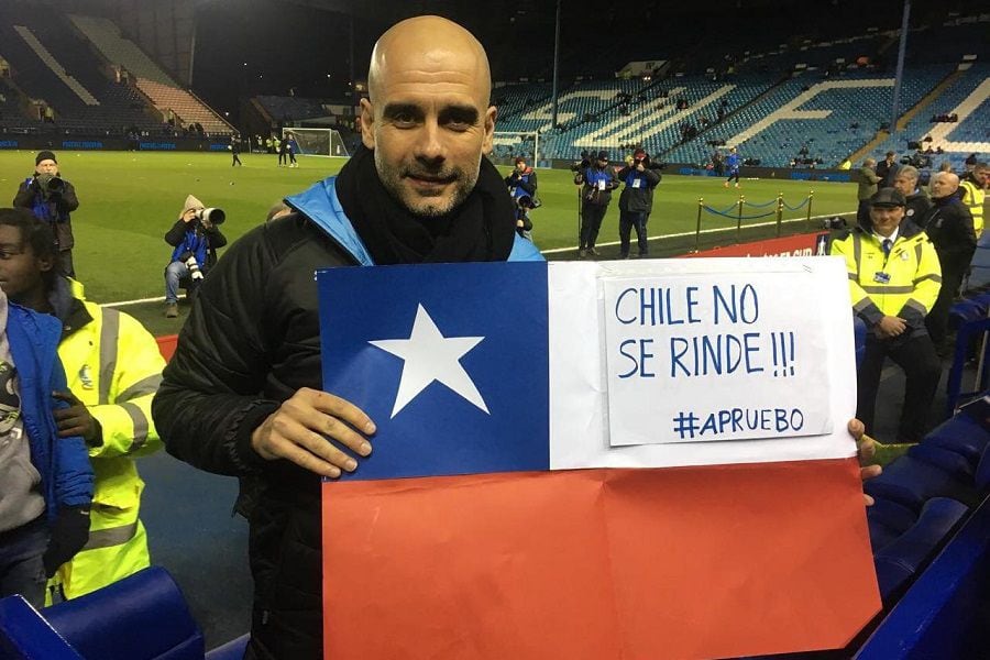 La historia de la foto que inmortalizó a Guardiola con Chile