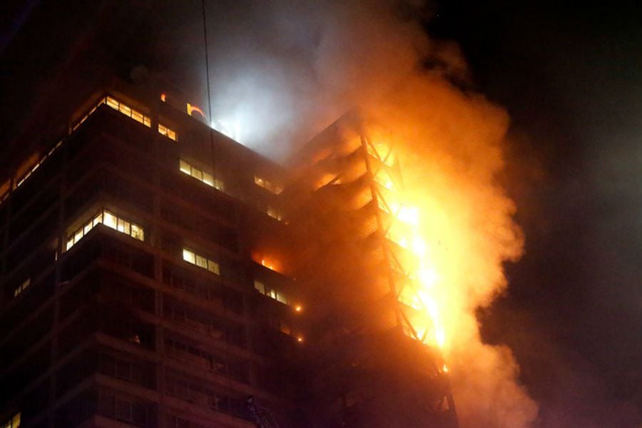 Incendio afecta a edificio corporativo de Enel