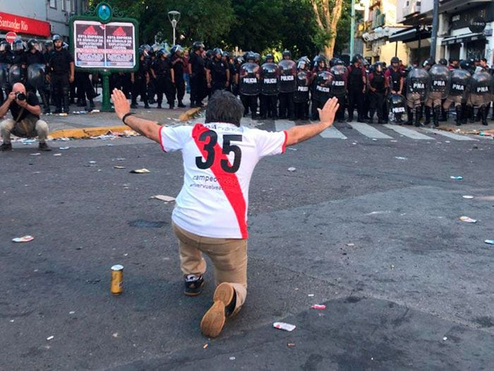 "Les pido perdón": hincha de River sacó aplausos por mensaje a jugadores de Boca Juniors