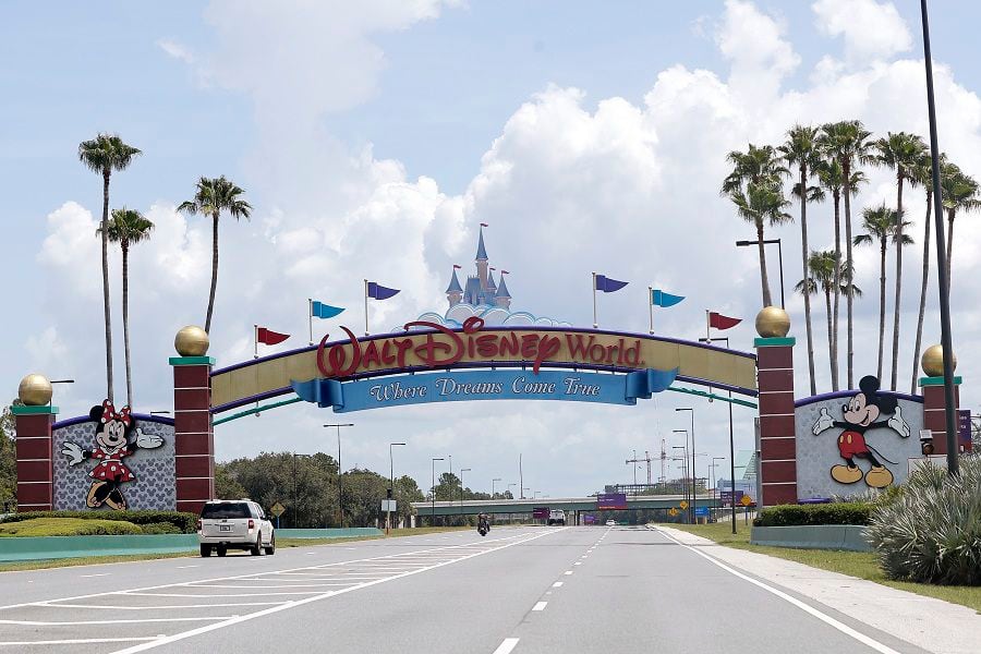 Parques de Disney World se preparan para reabrir en Estados Unidos