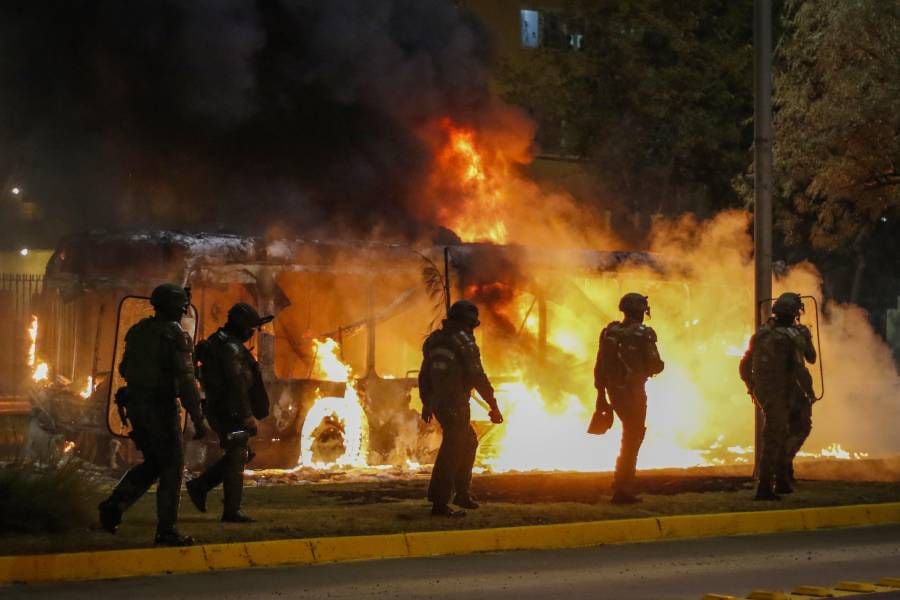 57 personas detenidas y 7 carabineros lesionados tras nueva conmemoración del Día del Joven Combatiente