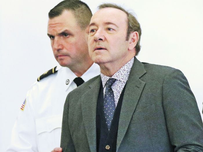 Spacey enfrentó caso de abuso y libró... por ahora