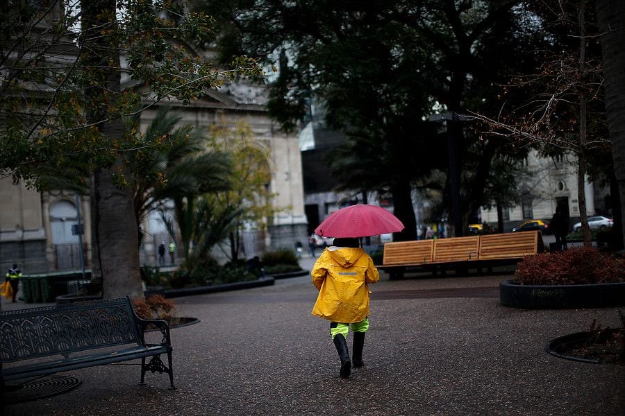 A preparar las sopaipillas: Anuncian lluvias para la próxima semana en Santiago