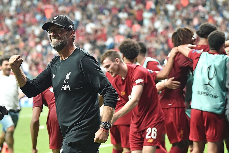 A Jürgen Klopp le trajo suerte ser buena onda con la árbitro que hizo historia