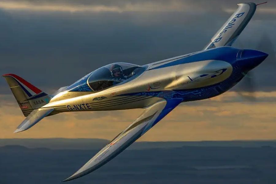 Rolls-Royce presentó al avión eléctrico más rápido del mundo