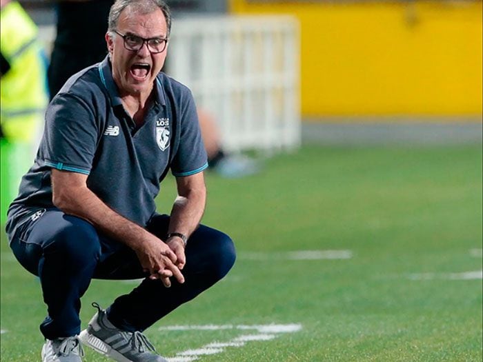 Festejo de Marcelo Bielsa en remontada del Leeds da que hablar en Inglaterra