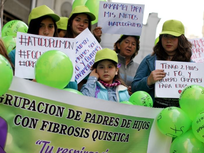 Enfermedades raras: pacientes juntan firmas para poder pagar tratamiento de alto costo