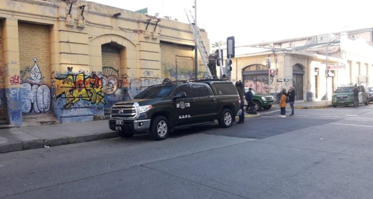 Bomberos descubre túnel dirigido a Banco Estado de Valparaíso