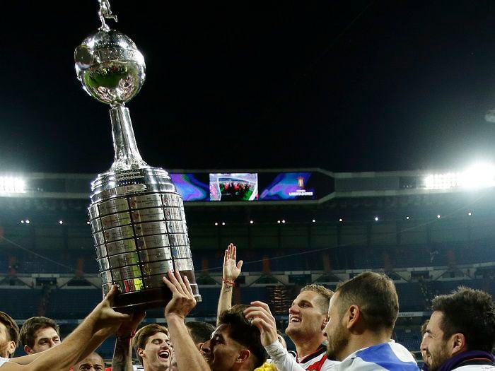 El insólito error que presentó el trofeo de la Copa Libertadores