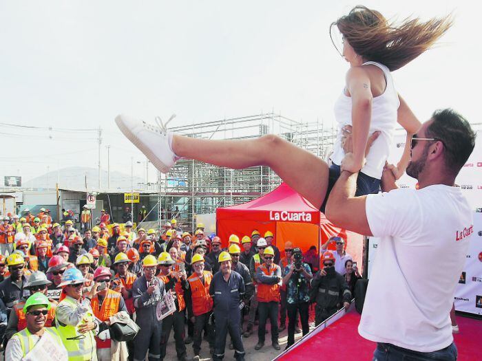 El Team Maestro hizo volar a los trabajadores del aeropuerto