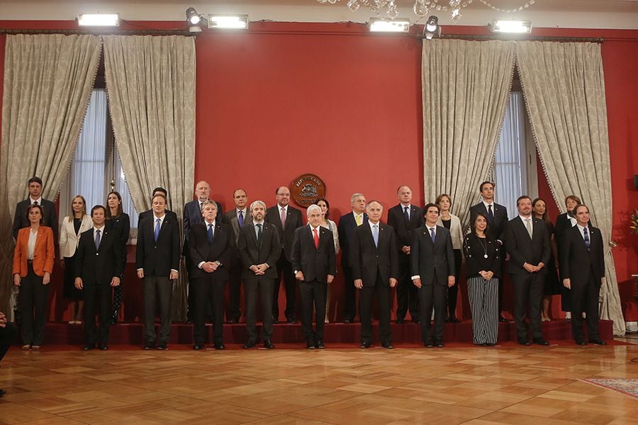 CAMBIO DE GABINETE EN LA MONEDA