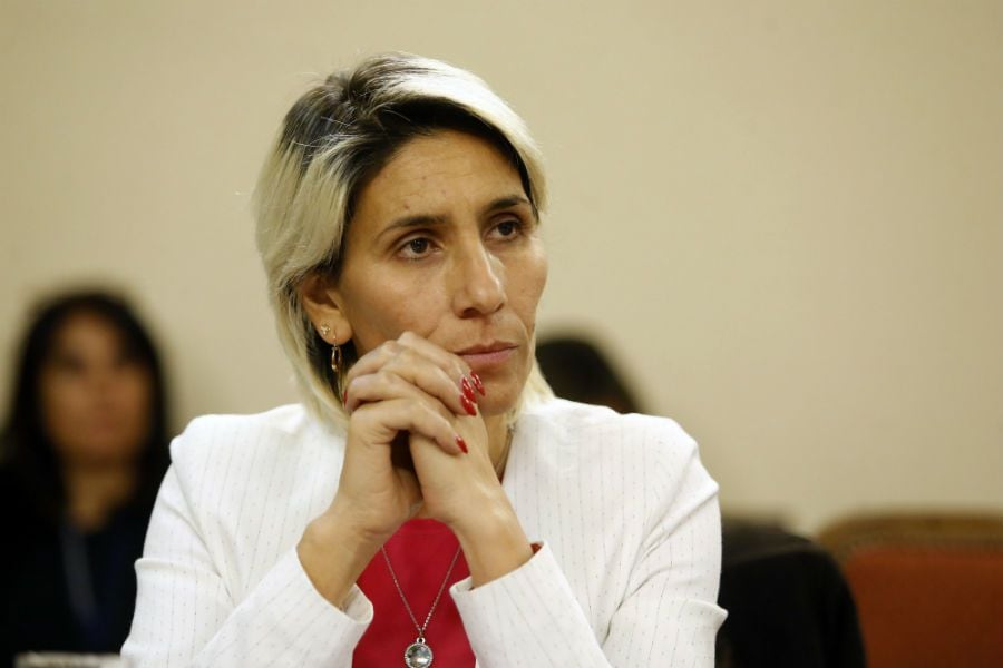 Diputada Olivera pidió "transparentar" la crisis del fútbol nacional