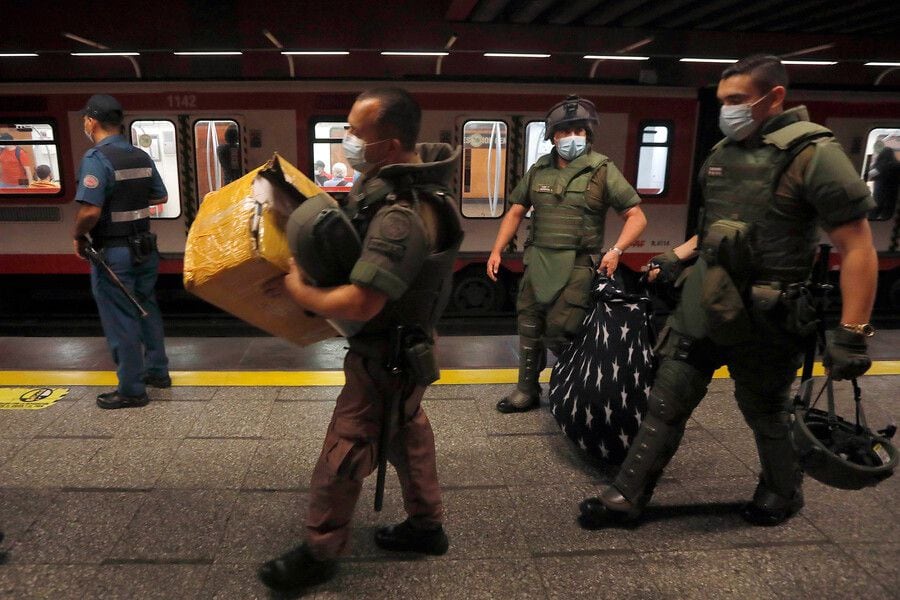 Carabineros metro ambulantes