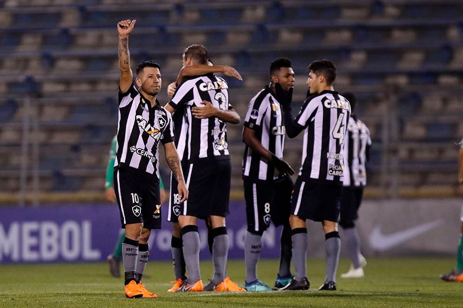 Botafogo en guerra con Leo Valencia: "Si se va, tiene que pagar"