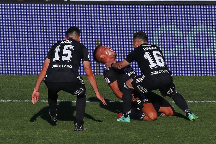 Colo Colo manda en casa y se lleva el Clásico contra la UC: Paredes y Dino Gordillo celebraron en las gradas