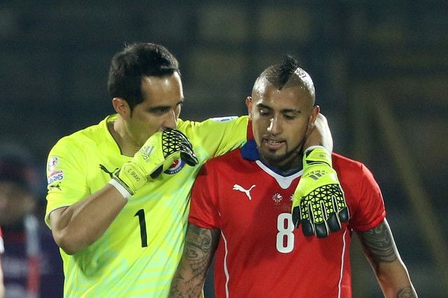 claudio bravo y arturo vidal