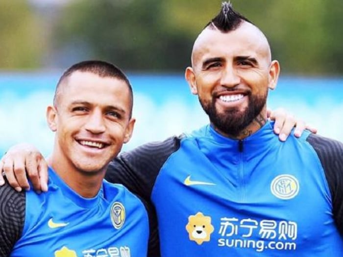 Arturo Vidal y Alexis Sánchez partirán desde la banca frente a la Fiorentina