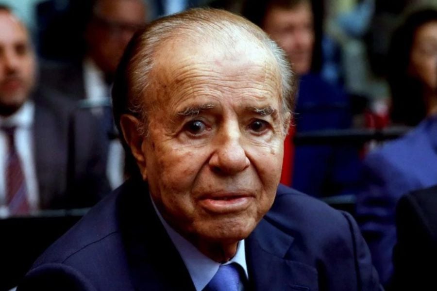 Revuelo mundial por apariencia de Carlos Menem: viralizan nueva foto