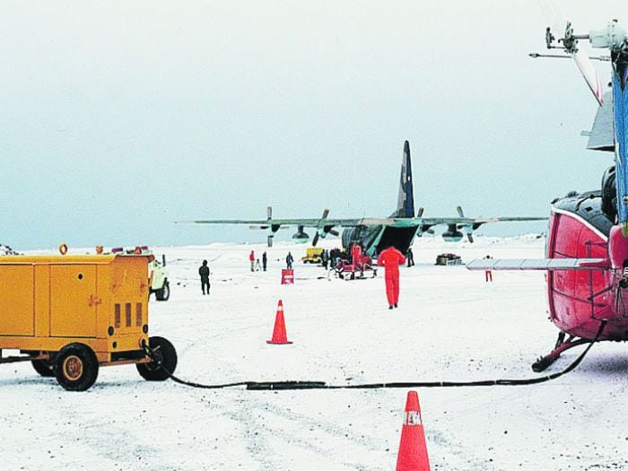 Intensa búsqueda de avión desaparecido en la Antártica