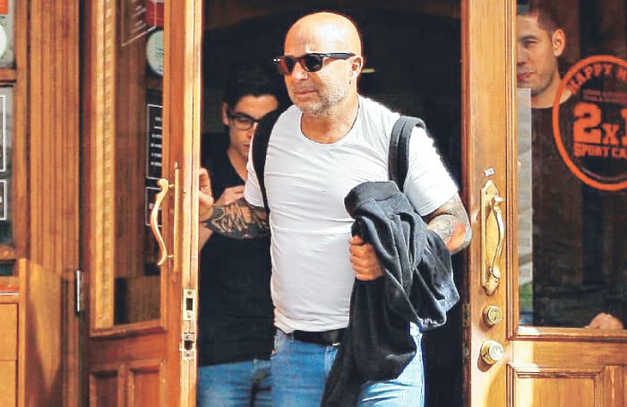 Los millones vuelven a atrapar a Sampaoli