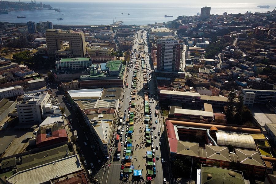 VALPARAISO: Aglomeraciones en comercios tras anuncio de cuarentena total