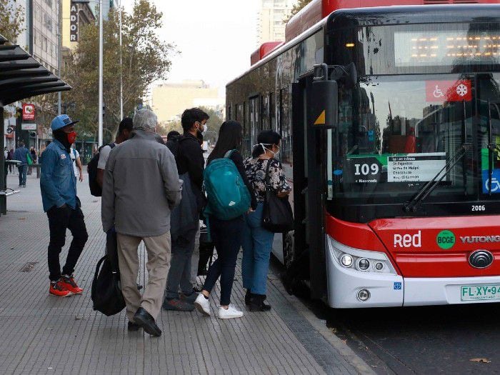 Estudio muestra diferencias de movilidad entre comunas durante cuarentena