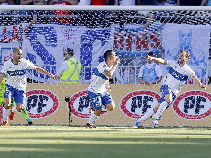 [Fotos] Universidad Católica sufrió para bajar la estrella 13